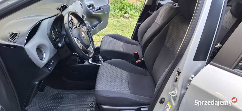 Toyota Yaris III 10 VVTi 69 2015 zadbana Niski Pruszków