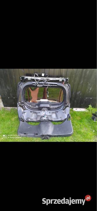 Tylnią klapą Forda Kugi Perzów sprzedam