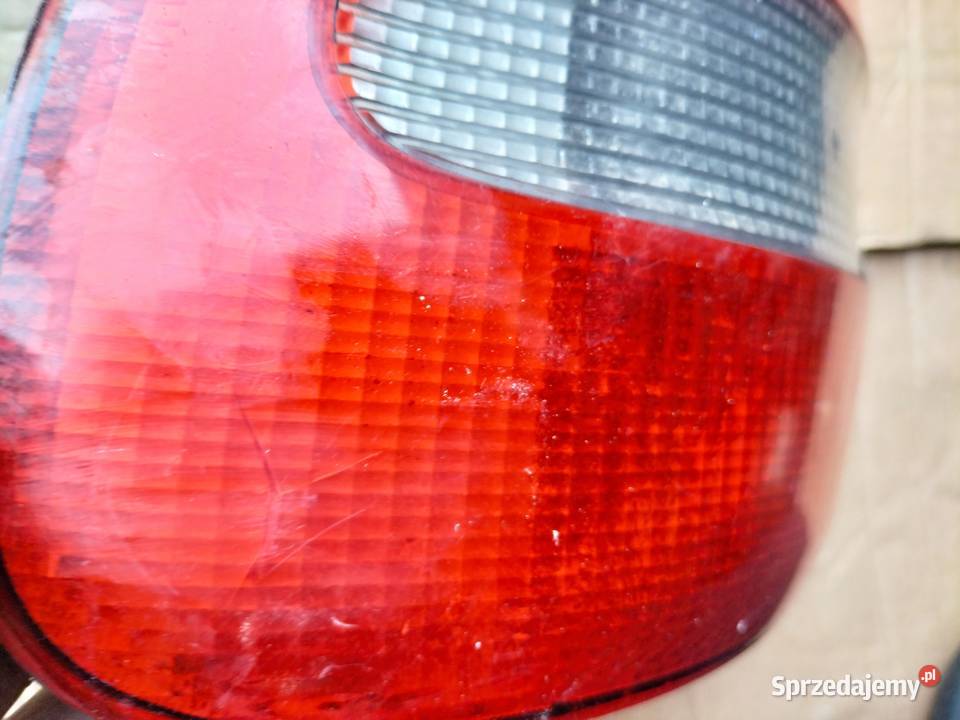 VOLVO V40 KOMBI LAMPA TYŁ TYLNA LEWA