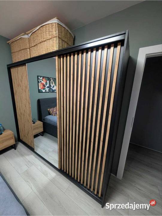 Pojemna szafa z lustrem i lamelami LOFT 250 cm wotan