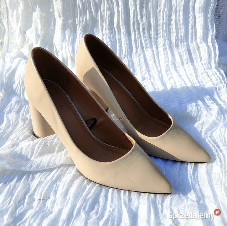 Wysokie buty Reserved 39 beżowe słupek na Szczecin