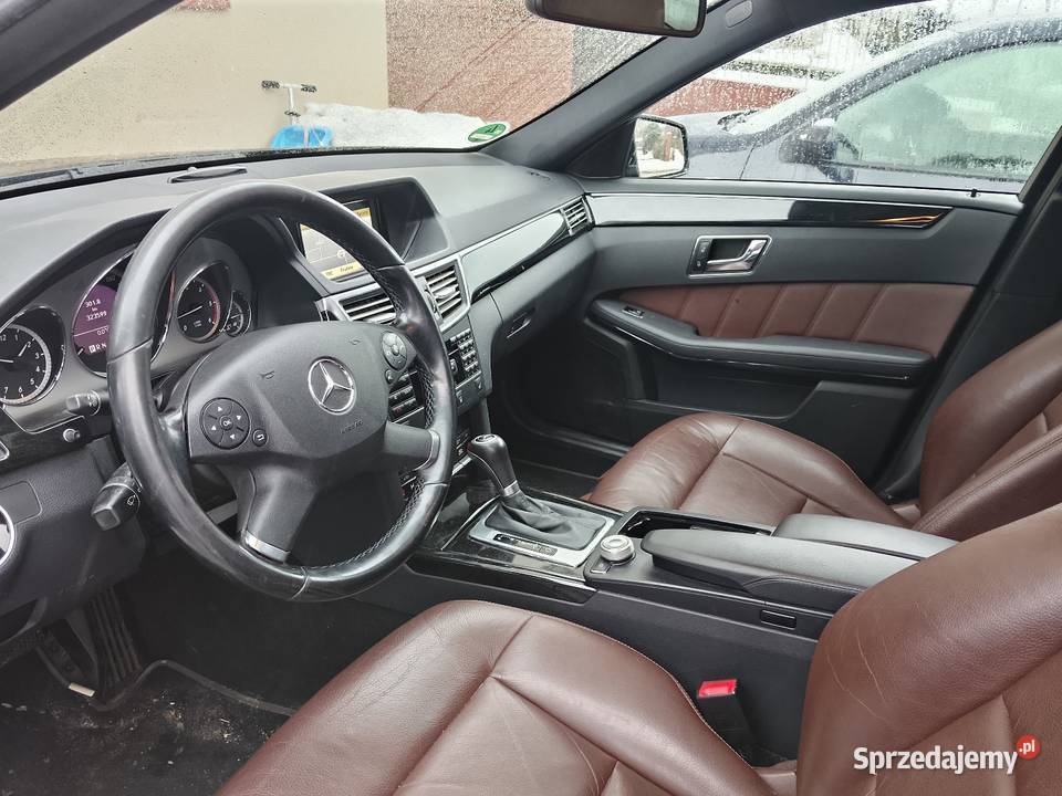 Mercedes Kołczygłowy