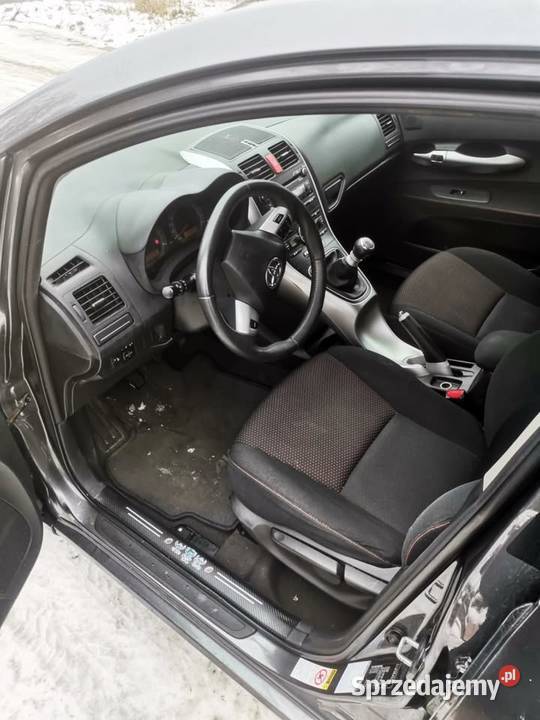Toyota Auris lift 14 D4D 90 diesel Kiernozia sprzedam
