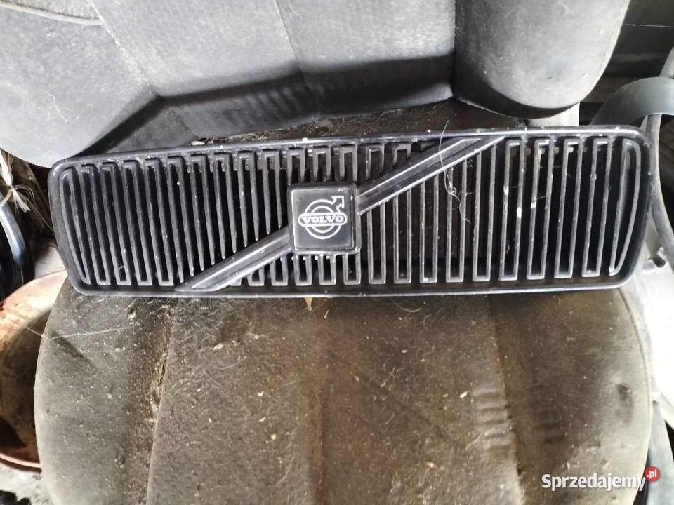 ATRAPA GRILL VOLVO 440 Kamień