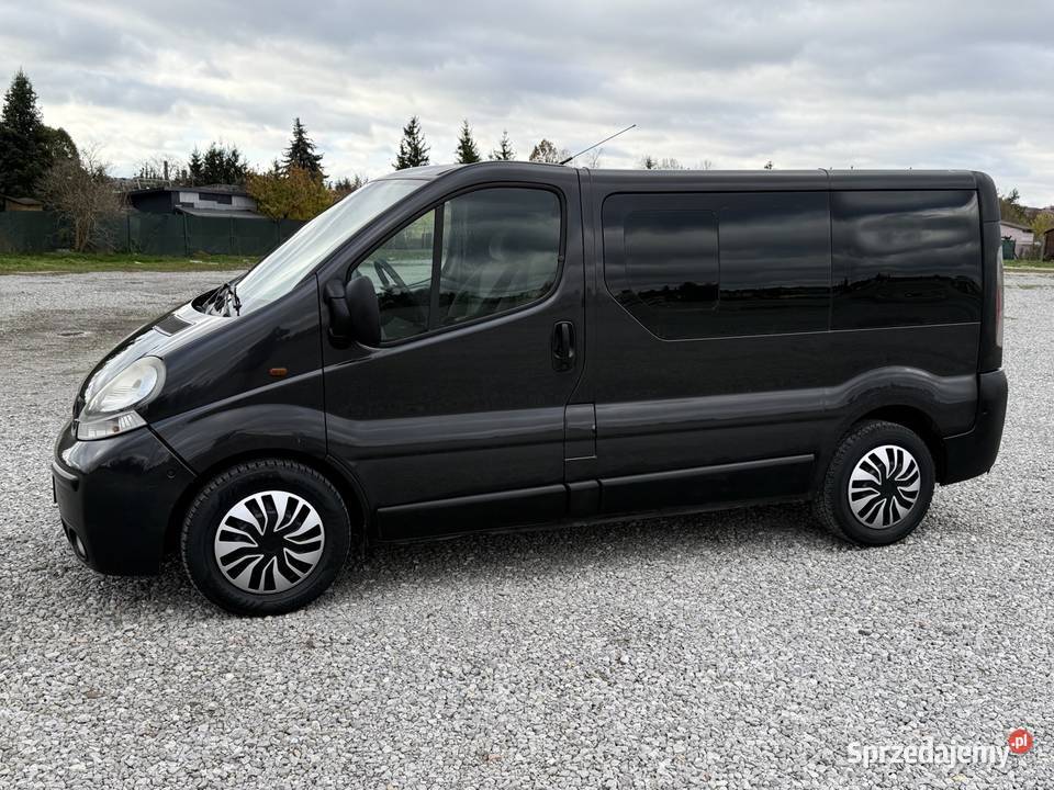 Renault Trafic 25 135 6 biegów L1H18 135KM
