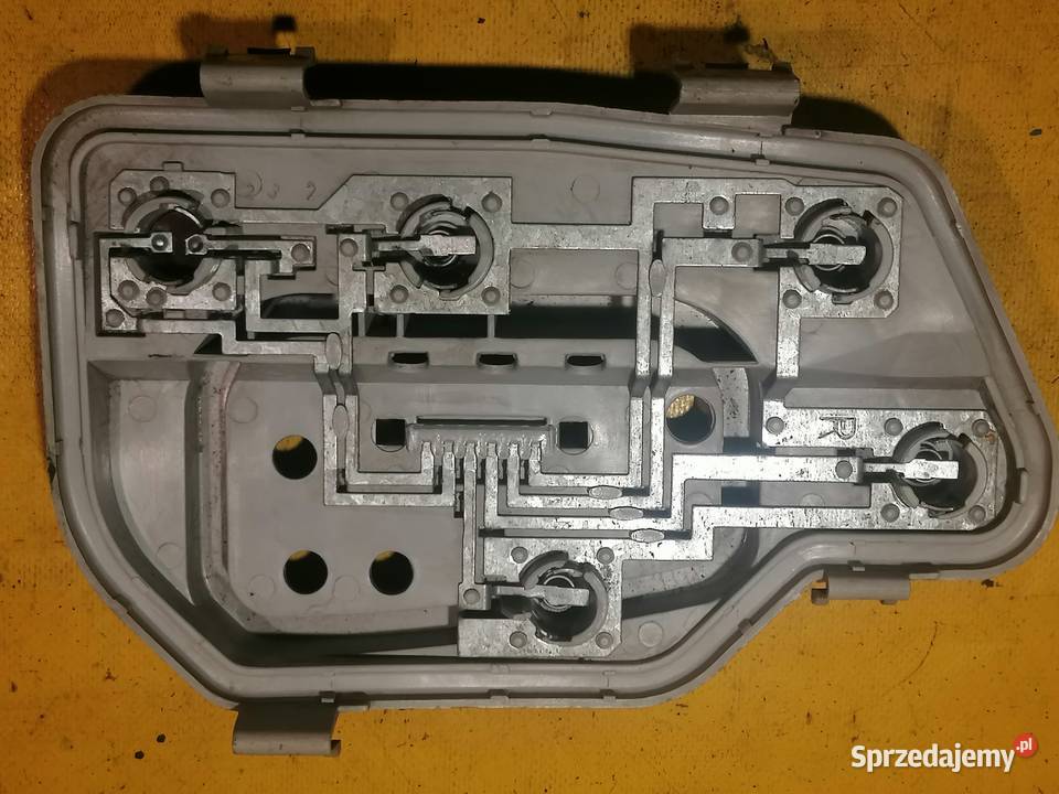 wkład żarówek lampy tył prawy 606945258A VW
