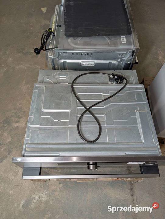 Hisense BSA66334AX Piec z funkcją pary