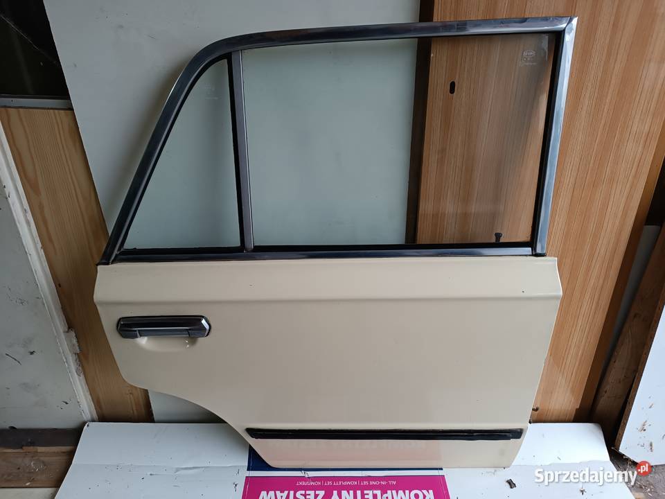 Oryginalne prawe tylne drzwi Fiat 125p Pionki