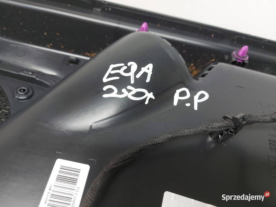 Mercedes EQA 250 W243 TAPICERKA BOCZEK DRZWI