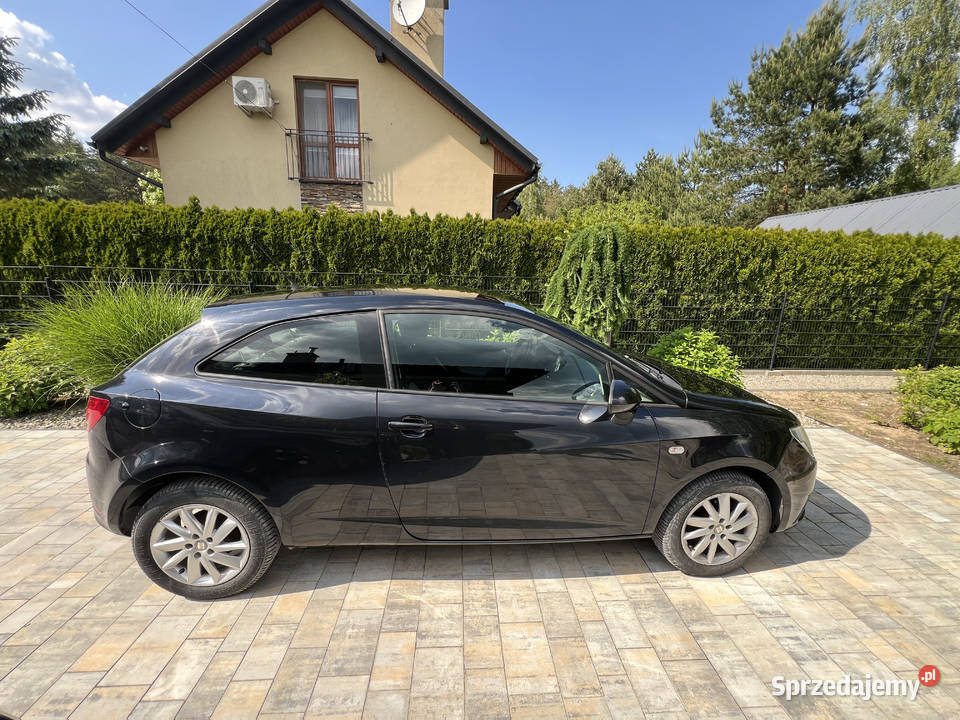 Seat Ibiza IV 12 Benzyna 2013 r 194 000 Czarny Rzeszów sprzedam
