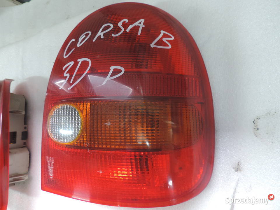OPEL CORSA B LAMPA PRAWY TYŁ 3D Prawe Nowy Sącz
