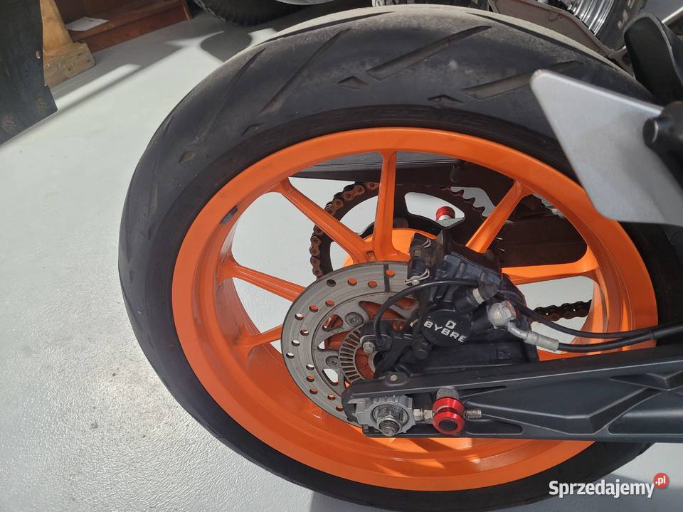 KTM 390 DUKE ABS 1 rej 2015 13 100 Rok produkcji 2013 Stare Babice