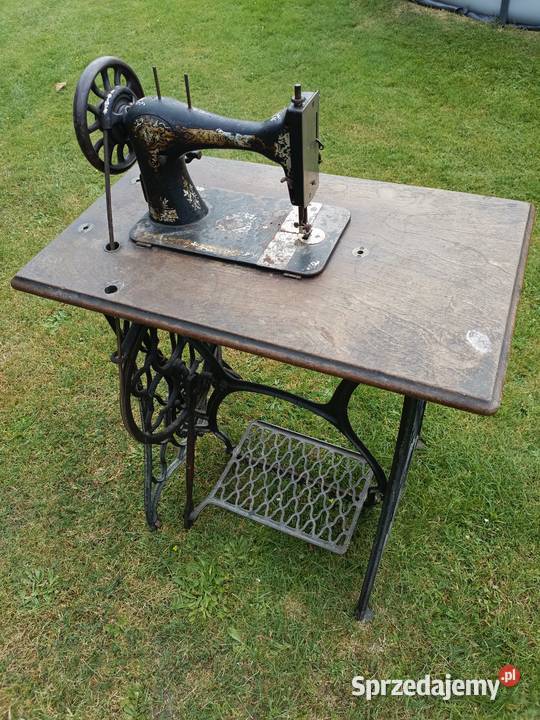 Zabytkowa maszyna Singer że stolikiem Siewierz