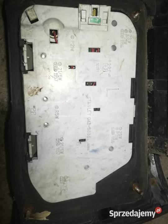 Mazda 626 1987r tylne lampy Chojna