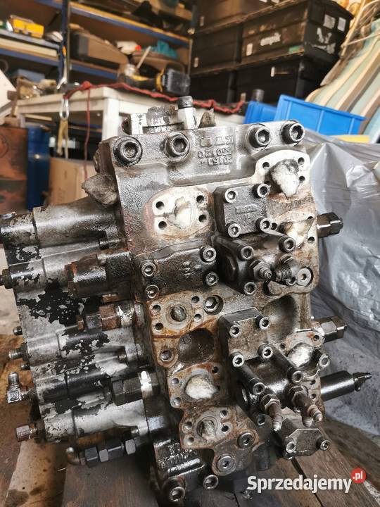 Rozdzielacz hydrauliczny hitachi zx 180 210 itp Wągrowiec