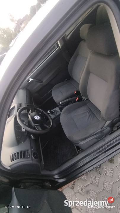 Sprzedam Volkswagen polo produkcji 2003 2200 Radom