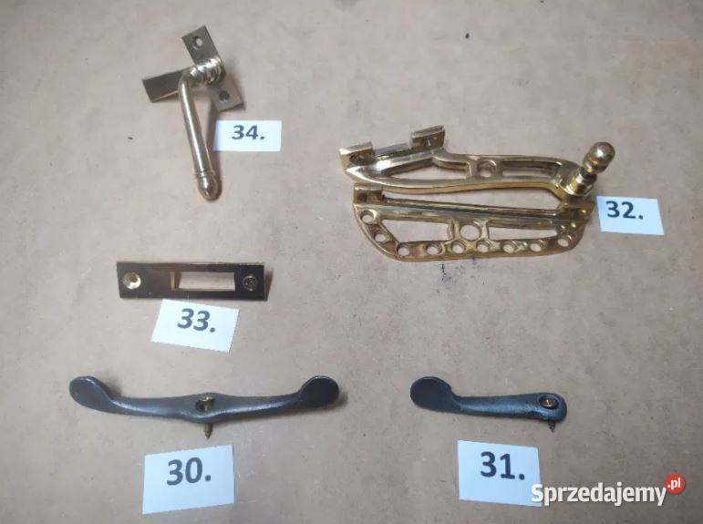 Okucia zabytkowe gałkizawiasy narożniki koniki Paterek