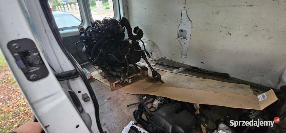 Syndyk sprzeda samochód ciężarowy Renault Trafic