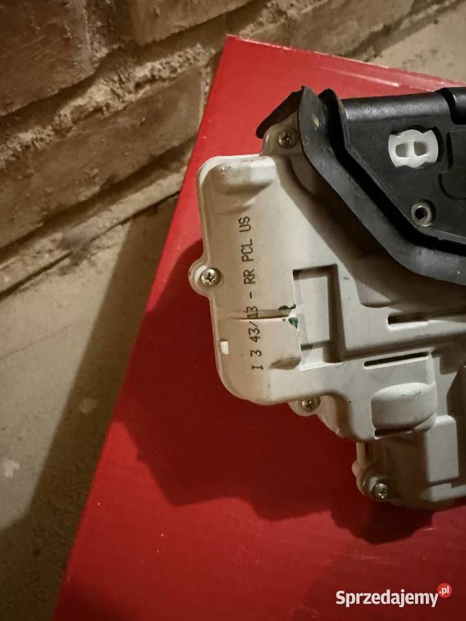 Zamek drzwi rygiel Audi A6 prawy tył ORYGINAŁ Kolbuszowa Dolna