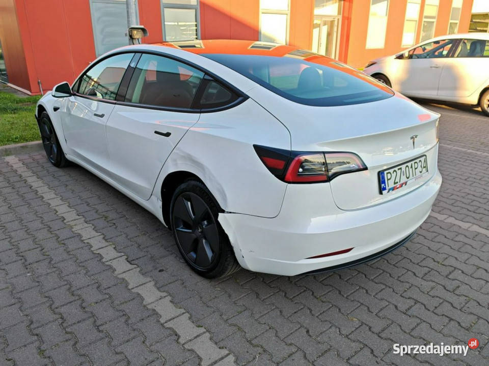 Tesla Model 3 wersja europejska bateria LFP światła LED Niepruszewo