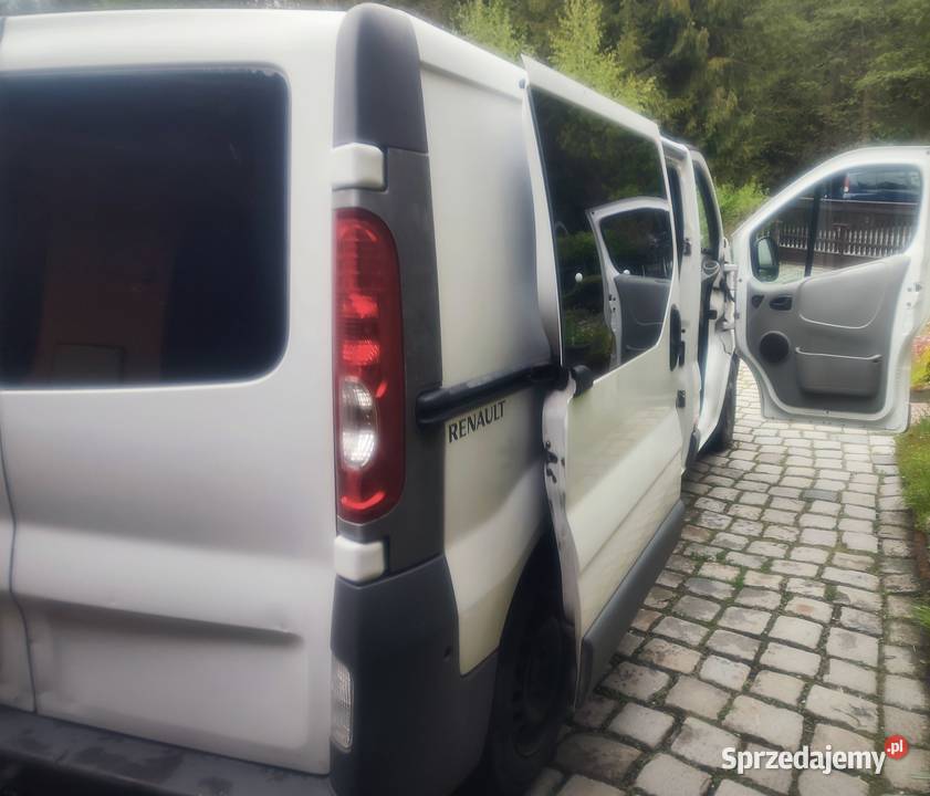 Renault Trafic II 20 dCi 114 5 os 2009r LONG Rajcza