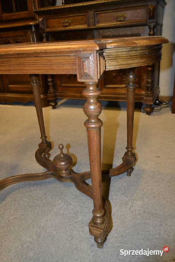 stolik francuski orzech