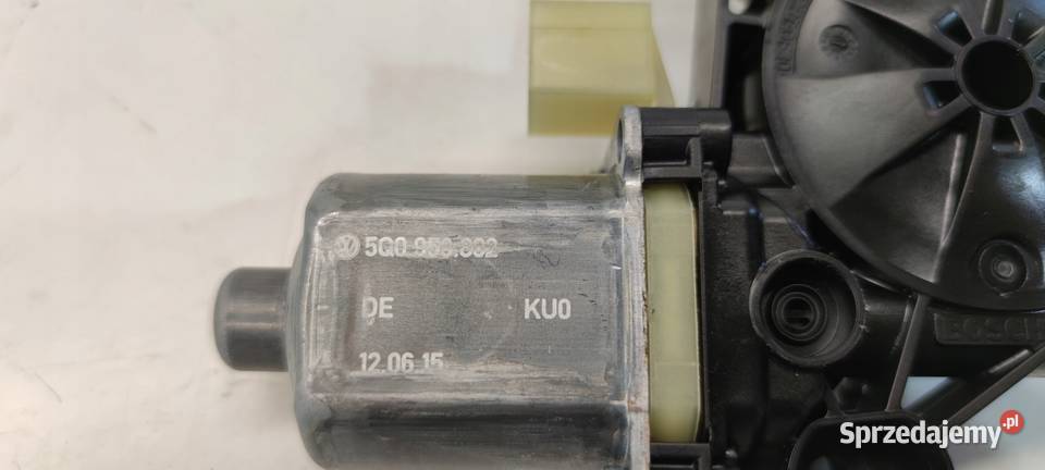 SILNICZEK SZYBY PRAWY AUDI A3 8V 5Q0959802 osobowe Wyposażenie elektryczne Przystajń