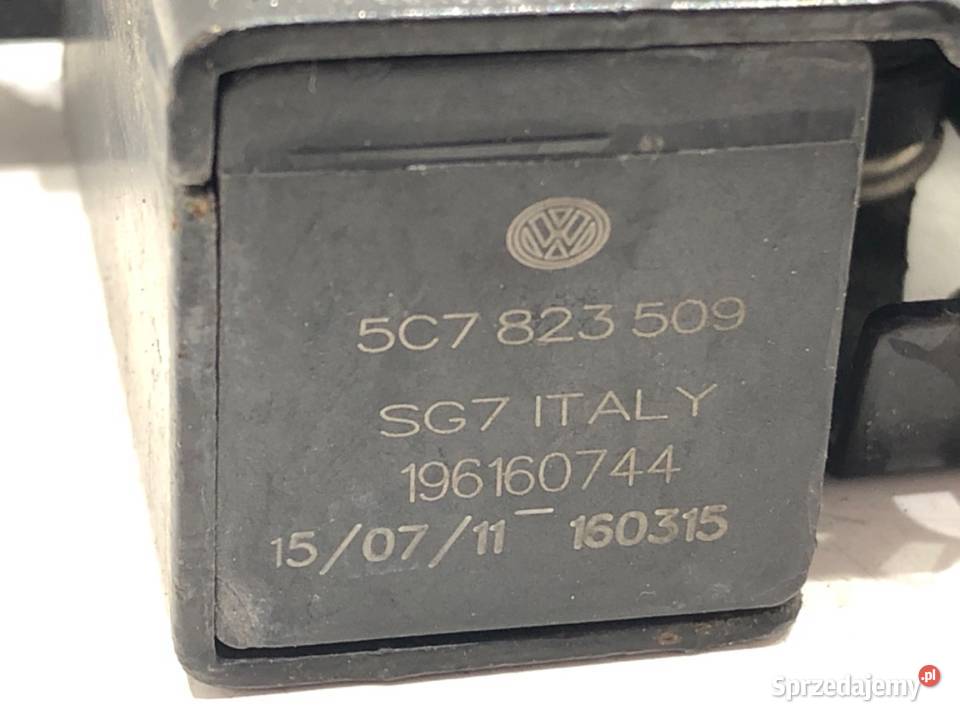 ZAMEK MASKI PRZÓD VW JETTA IV SedanLimuzyna osobowe