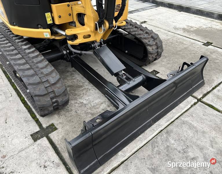 FABRYCZNIE NOWA MINIKOPARKA CATERPILLAR 3027 CR Tuliszków