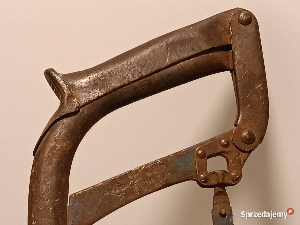 Stara syg metalowa piłka do cięcia