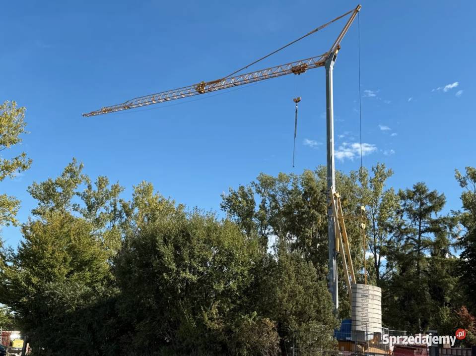 Żuraw budowlany dźwig budowlany dekarski prace