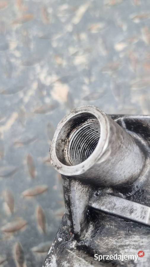 Pokrywa rozrzadu silnika m104 Bełżyce