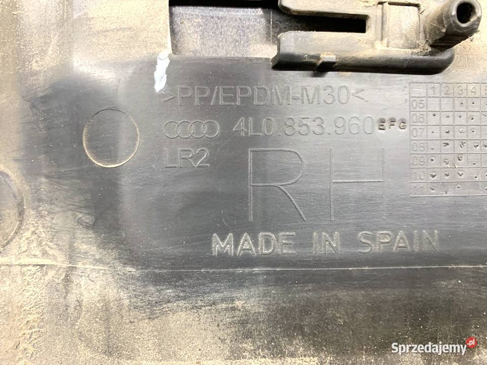 LISTWA DRZWI PRAWY PRZÓD AUDI Q7 4L Hatchback Listwy i nakładki podkarpackie