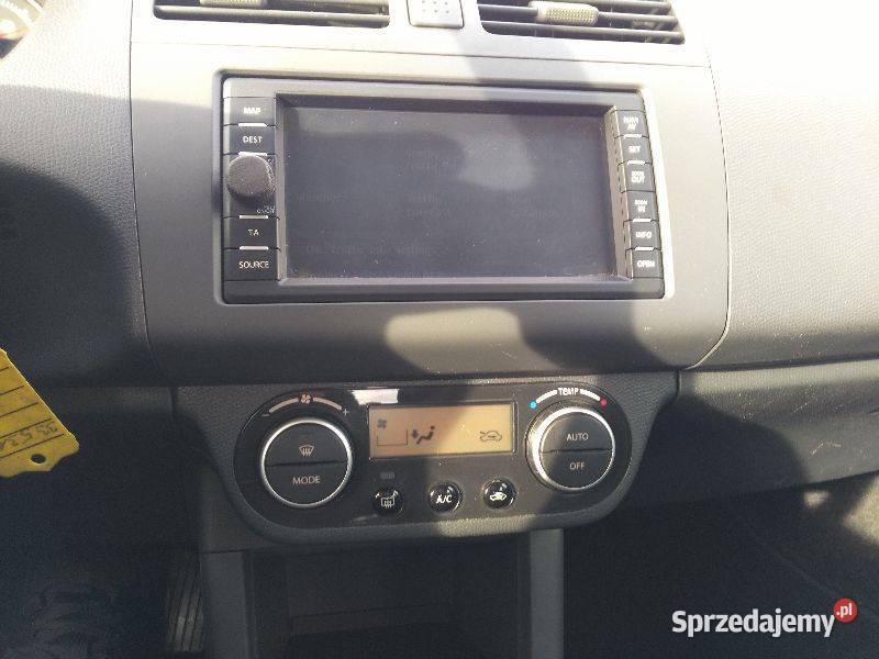 Suzuki Swift kolor PERŁA navigacja DVD podgrzewane fotele sprzedam