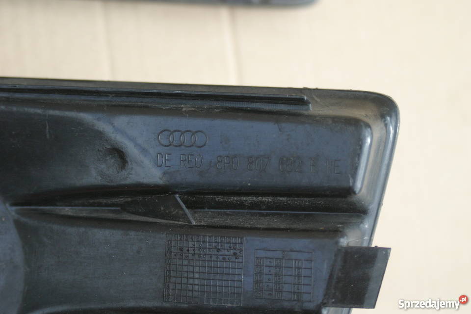 AUDI A3 8P0 LIFT KRATKA ZDERZAKA PRZÓD PRZEDNIA Bieleń