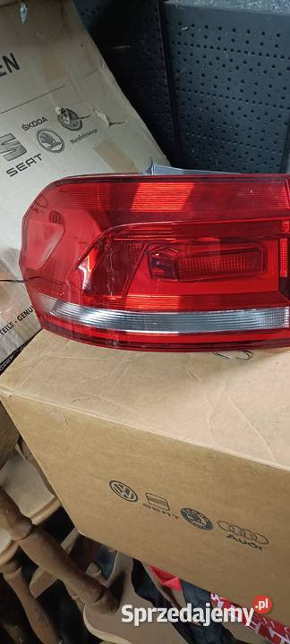 VW TOURAN 2 II 15 LAMPA LEWA TYLNA 5TA945095A Oświetlenie Luzino