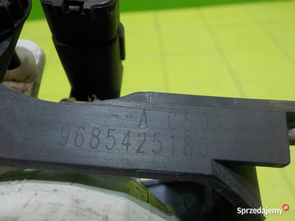 PEUGEOT 3008 I 16 HDI 11r 5D halogen prawy Suków