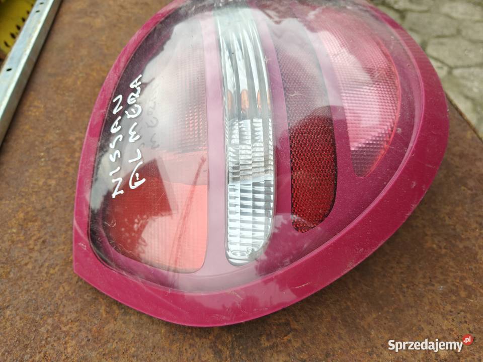 Nissan Almera lewa lampa tylna hatchback
