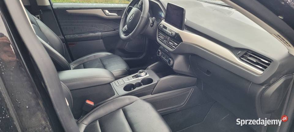 Ford Kuga Escape 15 Benzyna 180 4x4 werSEL 2022r czarny Kuga wielkopolskie sprzedam