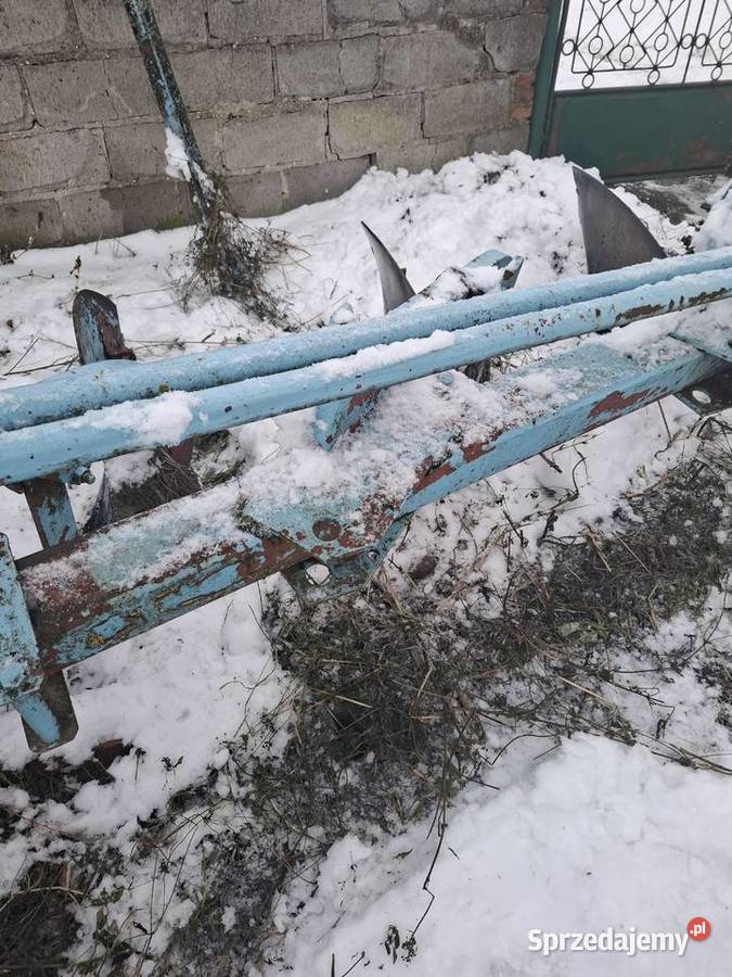 Sprzedam plug czteroskibowy solidny ładnie kryje