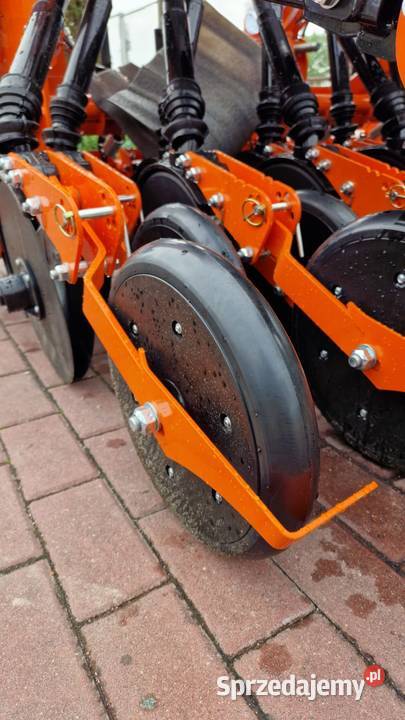 Siewnik zbożowy PONY 3000 3m talerzowy Nowy nieuszkodzony Siewniki i sadzarki Radom
