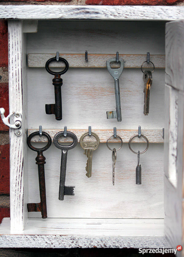 Drewniana szafka skrzynka na klucze odcienie brązowego