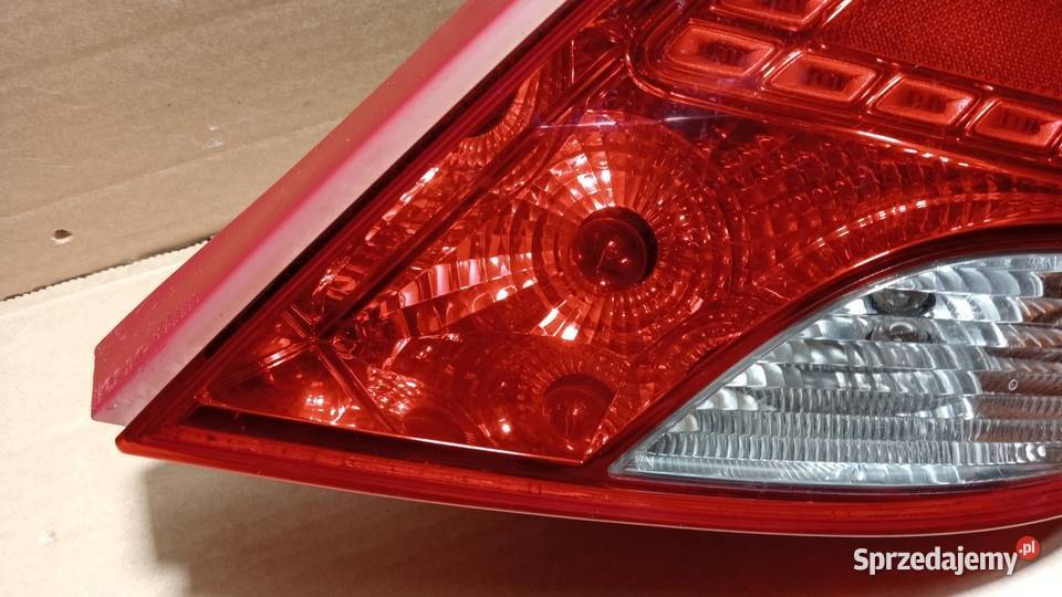 PEUGEOT 207 FL HB LAMPA TYŁ PRAWY LED osobowe Zbierkowo sprzedam