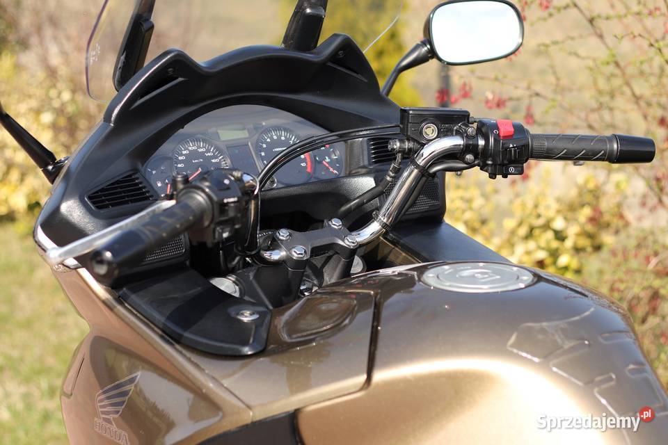 HONDA NTV 700 Deauville 31000km Pionki