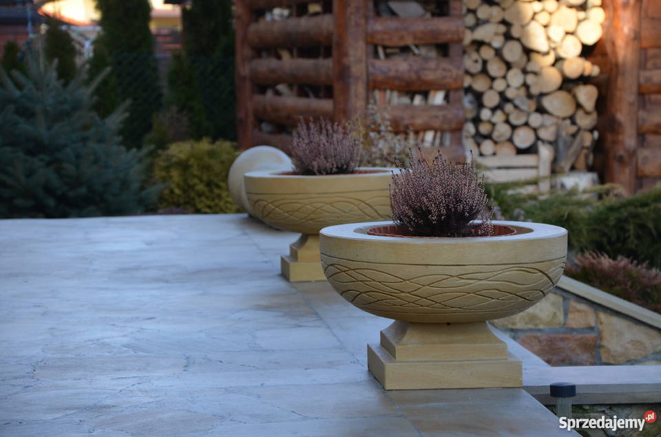 Donica z piaskowca kamień naturalny Kamienna Góra