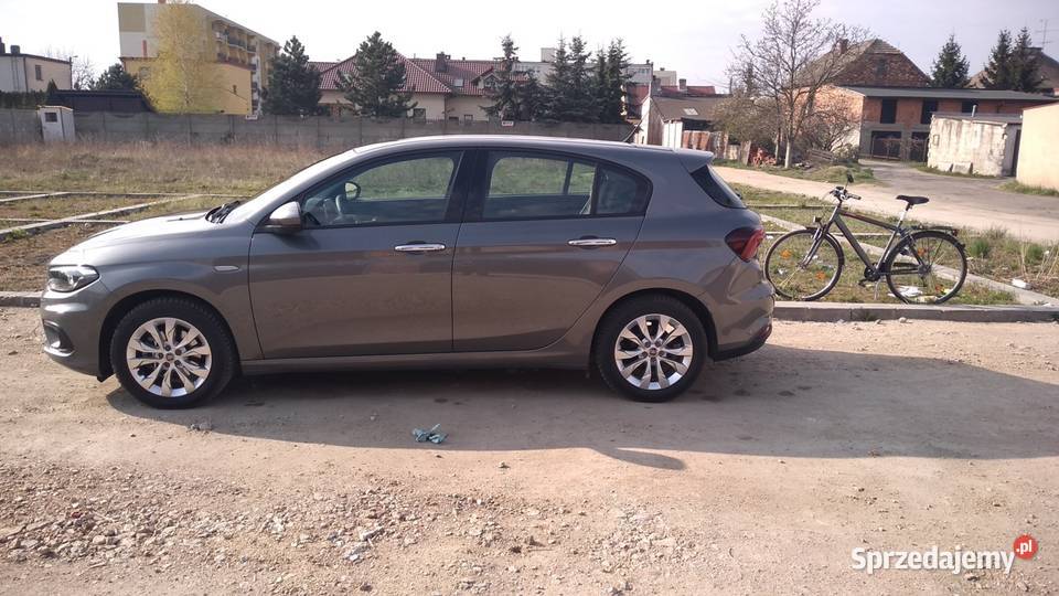 Fiat TIPO II Lounge 2018 r 7300 szary hatchback Krotoszyn