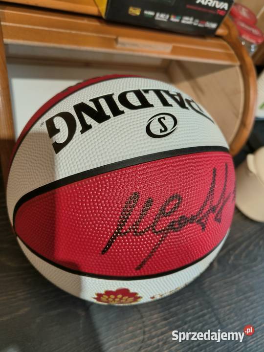 Sprzedam piłkę z autografem Marcina Gortata Bytom