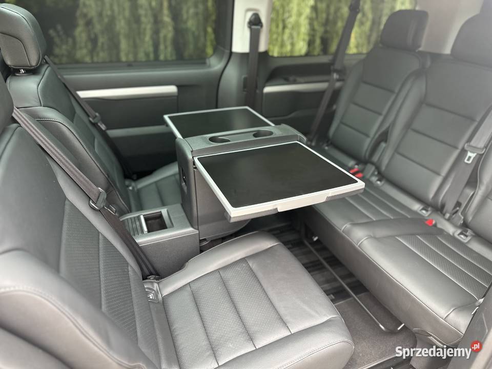 Toyota Proace Long VIP 3 os wynajem z wykupem w ProAce Warszawa