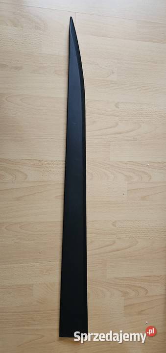 Toyota Aygo X listwa drzwi przód kierowcy sprzedam