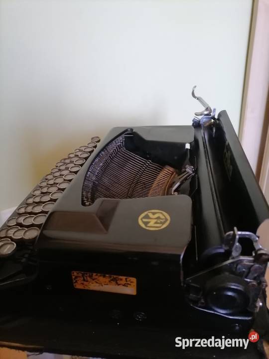 Stara maszyna do pisania z lat 40 tych Kraków